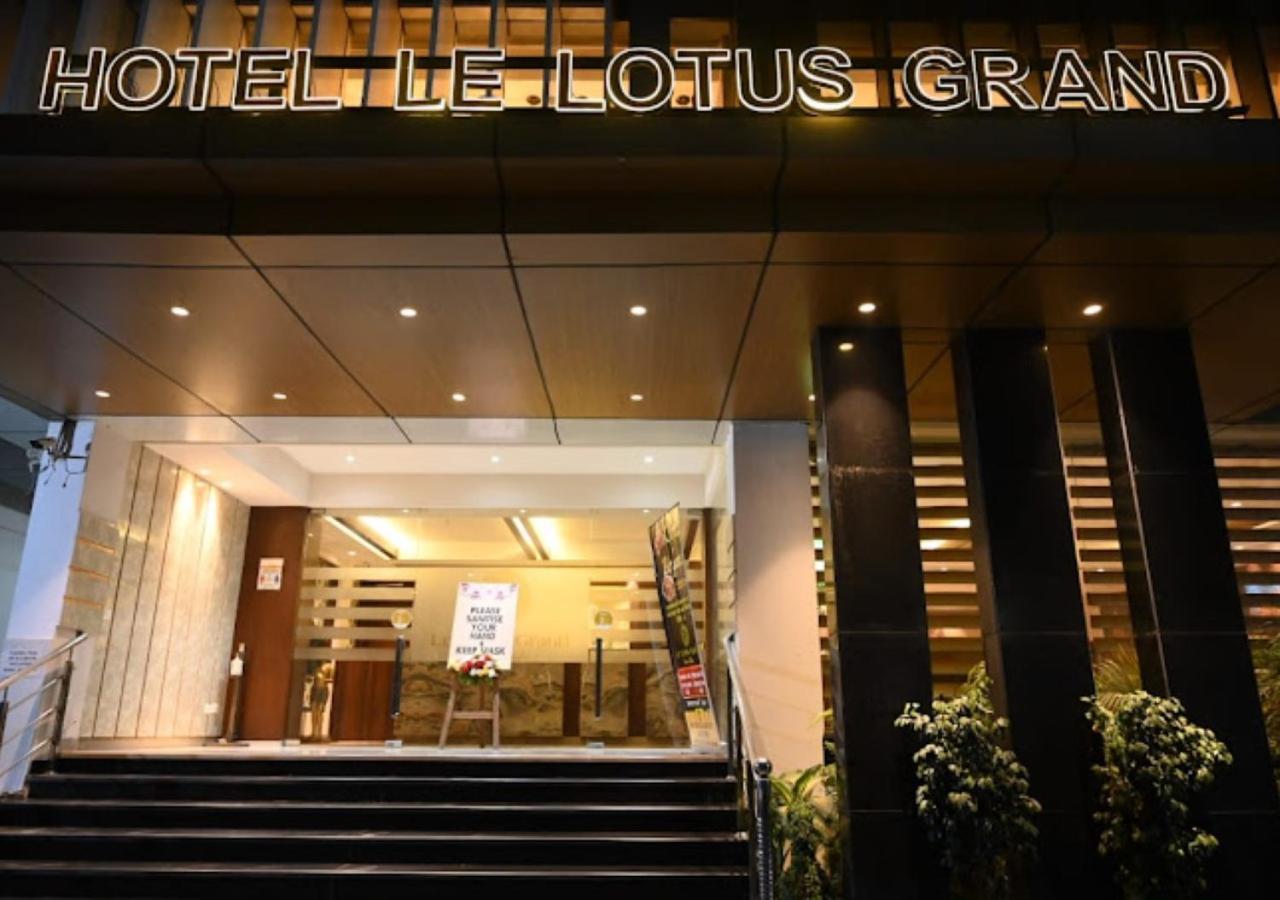 Hotel Le Lotus Grand Kakarmatha Extérieur photo