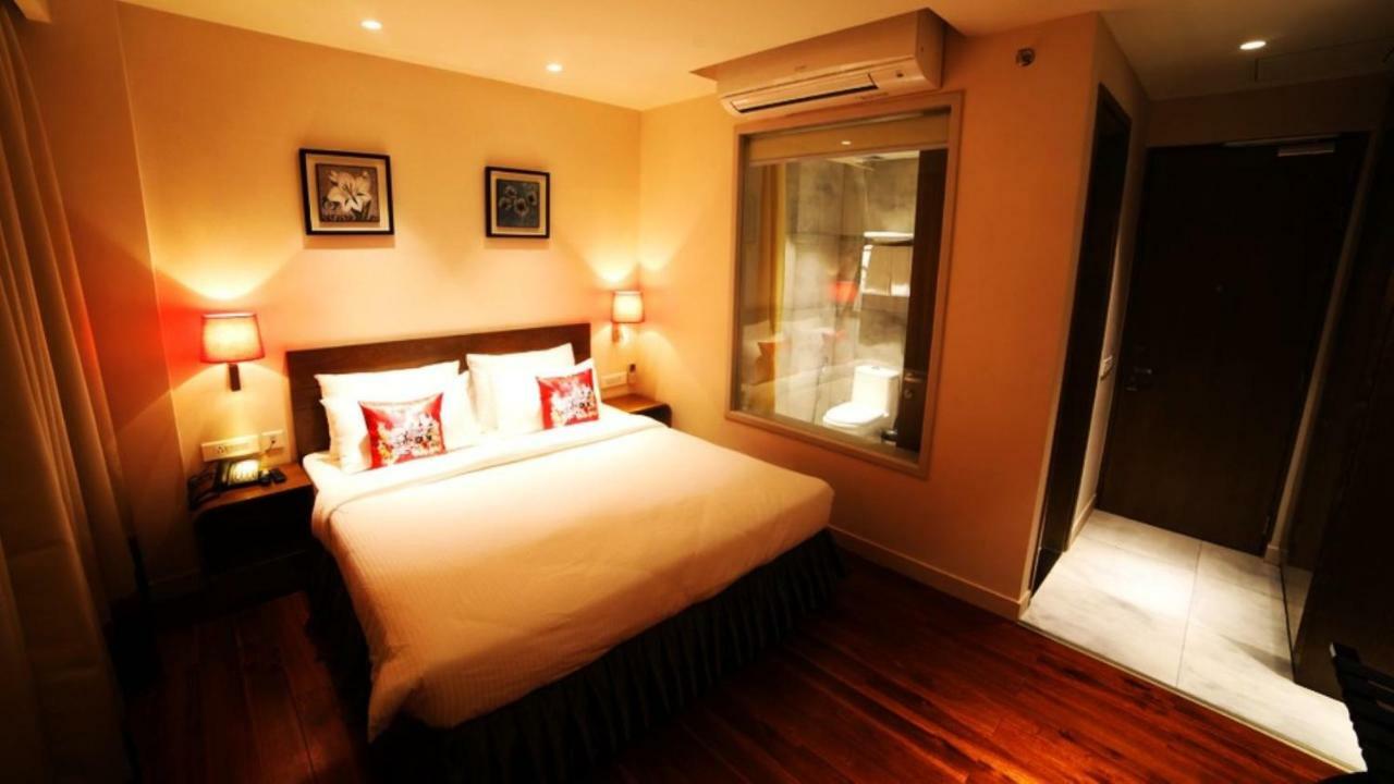 Hotel Le Lotus Grand Kakarmatha Extérieur photo