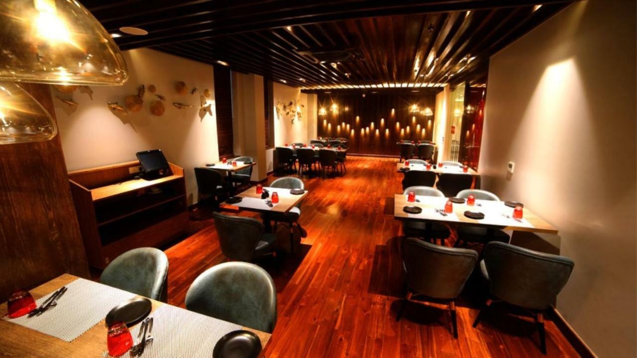 Hotel Le Lotus Grand Kakarmatha Extérieur photo